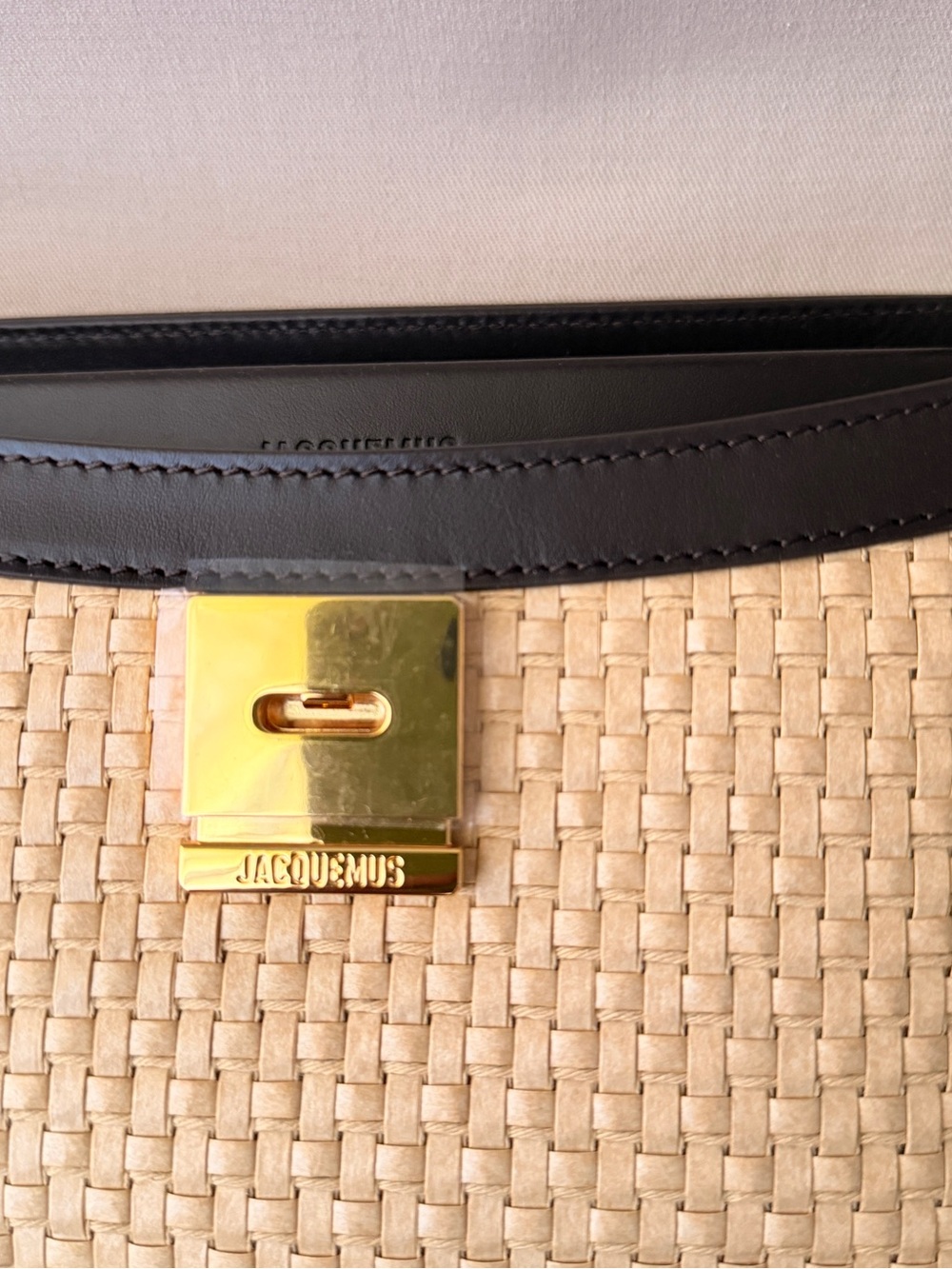 JACQUEMUS Rond carré shoulder bag in neautral - Picture 7 of 8